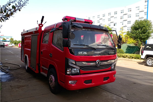 國(guó)六東風(fēng)3噸泡沫消防車(chē)(圖1)